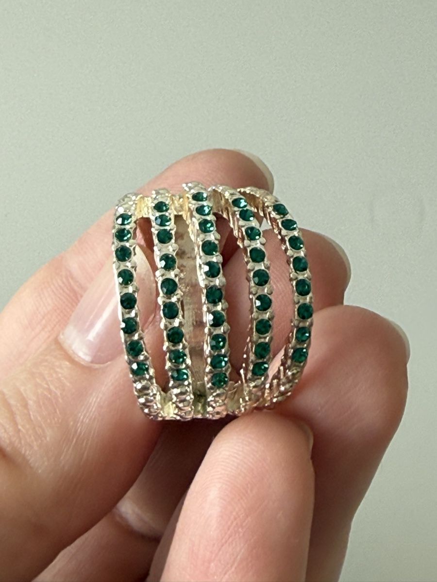 Ringe: Modeschmuck Ring mit grünen Steinen, Grösse 56 – Gebraucht aus Appenzell von sonnegarte 3