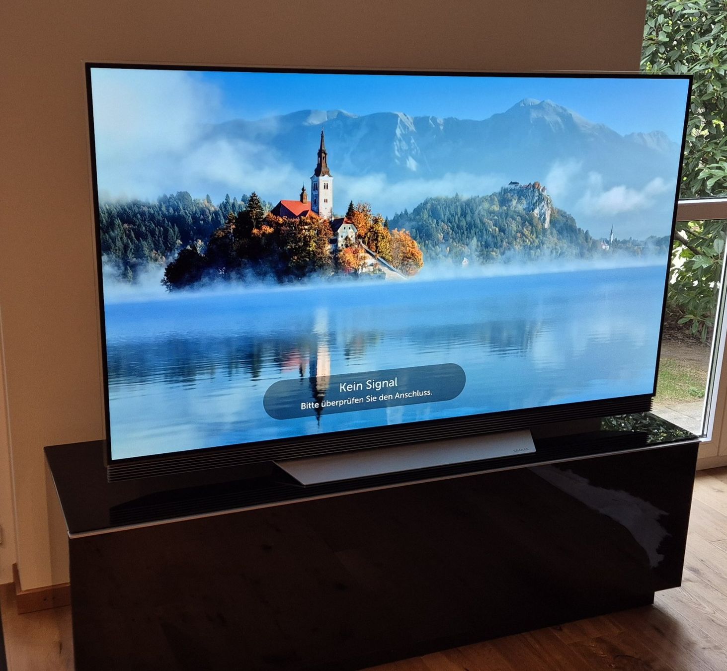 Mobili TV: TV-Möbel Hochglanz - schwarz - mit Glasabdeckung – Usato da Flurlingen venduto da gab_6z8x 4