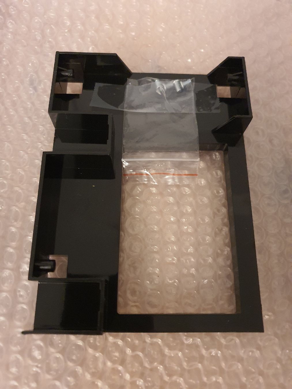 PCs: 2.5" ssd/hdd to 3.5" adapter – Gebraucht aus La Tour-de-Peilz von Gbes 1