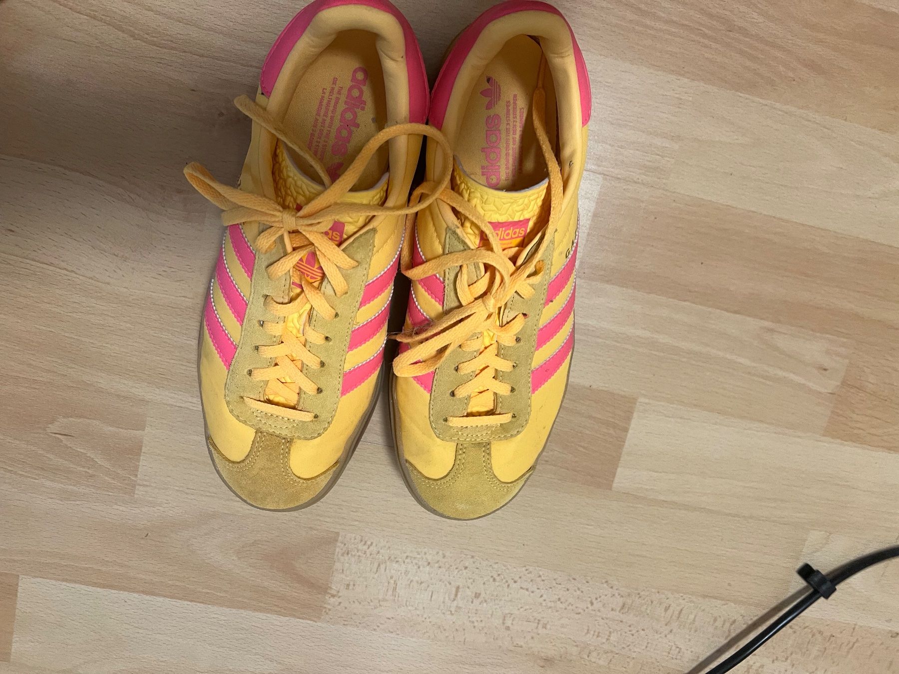 Chaussures femmes: Adidas Schuhe – D'occasion à Bülach par leo_ftv8 2