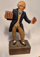 Bücherwurm Lehrer aus Holz handgeschnitzt Brienzer ?