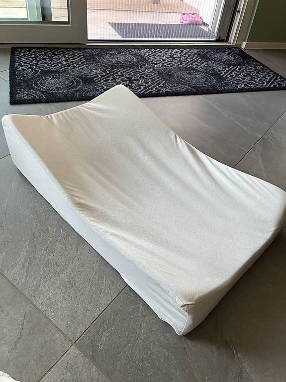 Coussins: Matelas à langer incliné Sofalange  – D'occasion à Le Mont-Pèlerin par gir_9lpq
