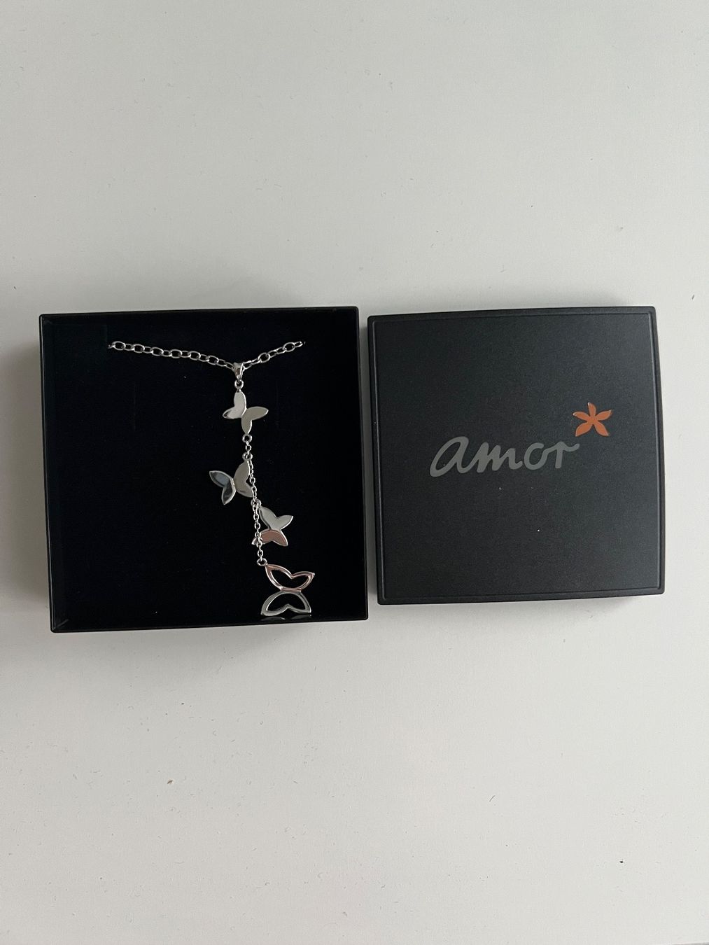 Amor Catenine: Kette mit Schmetterlinge – Nuovo (secondo la descrizione) da Schaffhausen venduto da mary.d 1