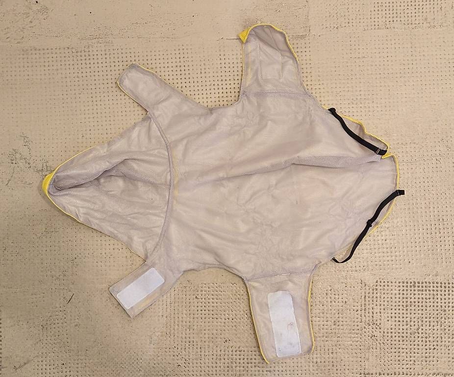 Abbigliamento: Imperméable pour chien / Dog rain jacket – Usato da Carouge GE venduto da faneeel 2