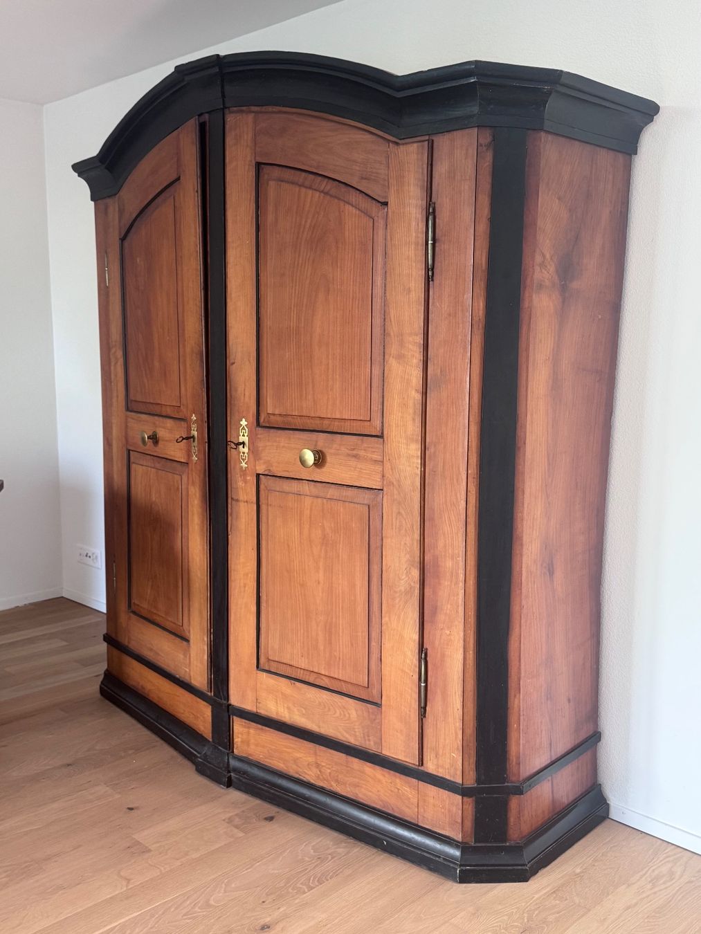 Armadi: Antiker Schrank Massivholz zerlegbar – Usato da Winterthur venduto da bin_y5kb 3
