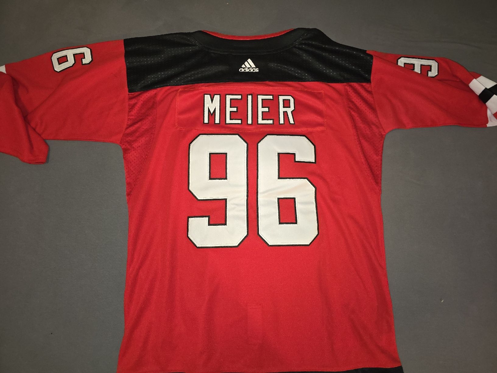 Leibchen & Hosen: New Jersey Devils Jersey Timo Meier – Gebraucht aus Reigoldswil von stonie73 2