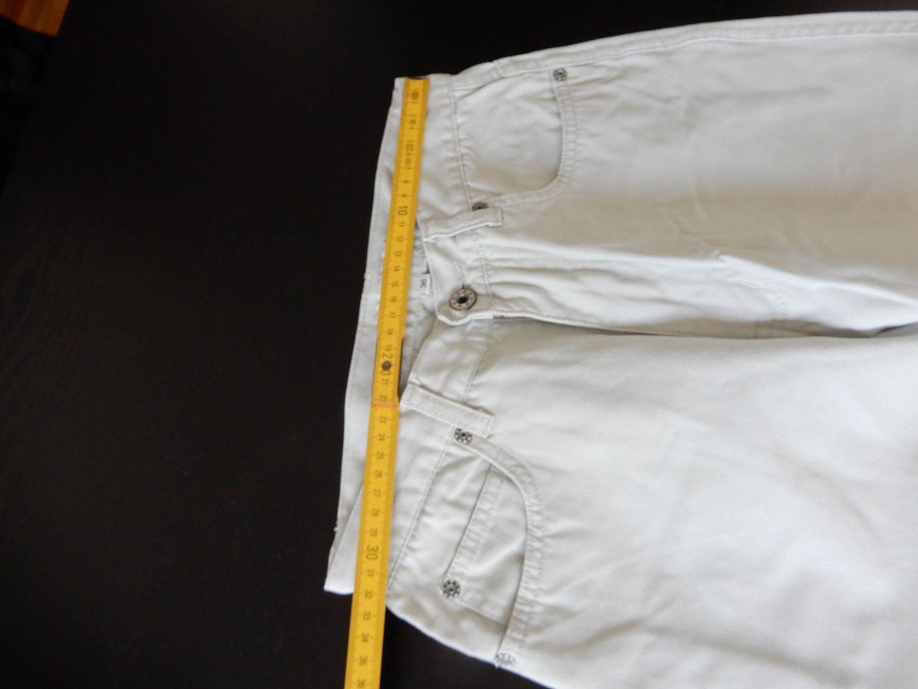 Hosen: Sommerhose, hellbeige, Grösse 36, Top Zustand! – Neu (gemäss Beschreibung) aus Erstfeld von Mario_boe0 1