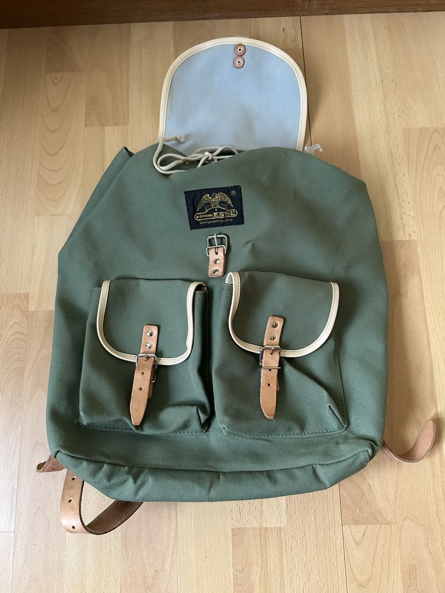 Zaini: Essl Wanderrucksack  – Usato da Oberengstringen venduto da Affeier0