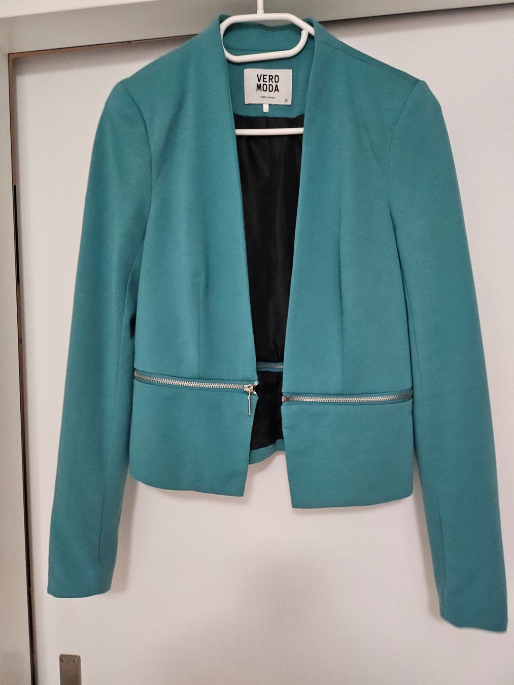 Vero Moda Jacken: Blazer Vero Moda – Gebraucht aus Kefikon TG von Livline
