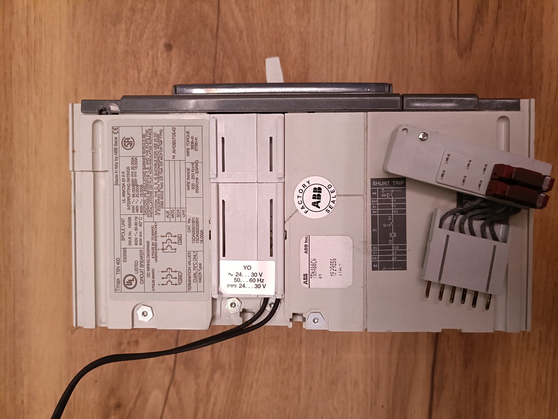 ABB Composants électroniques: ABB Sace Tmax T5N 400A – D'occasion à Salez par Lorien 3
