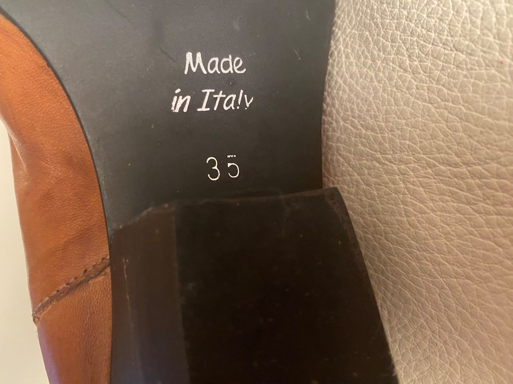 Navyboot Scarpe da donna: Exklusive NAVYBOOT Stiefelette, Leder, cognac, Gr. 35 – Usato da Winkel venduto da ferrari2022 3