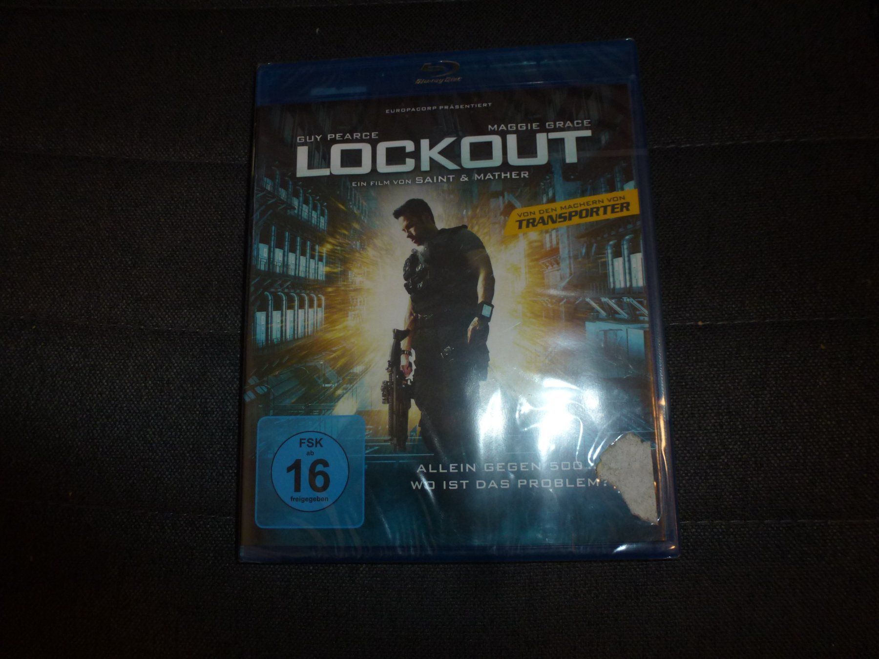 Alle DVDs: Lockout BLU-RAY NEUWARE – Neu und originalverpackt aus Olten von Disc-Verkauf