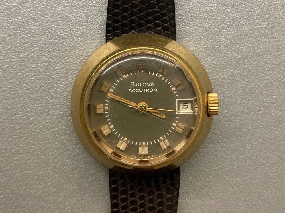 alte bulova uhren