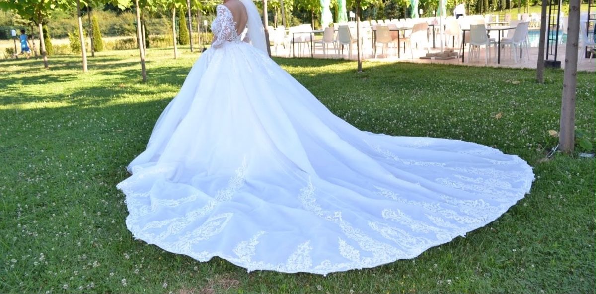 Vestiti: Hochzeitskleid – Nuovo (secondo la descrizione) da Lengnau BE venduto da Mili_Maliqi12