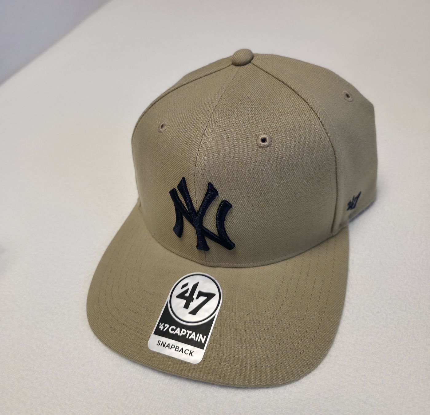 Altro in  Abbigliamento & Accessori: NY Yankees 47 Cap Snapback beige neu – Nuovo e nell'imballaggio originale da Amriswil venduto da newschweiz