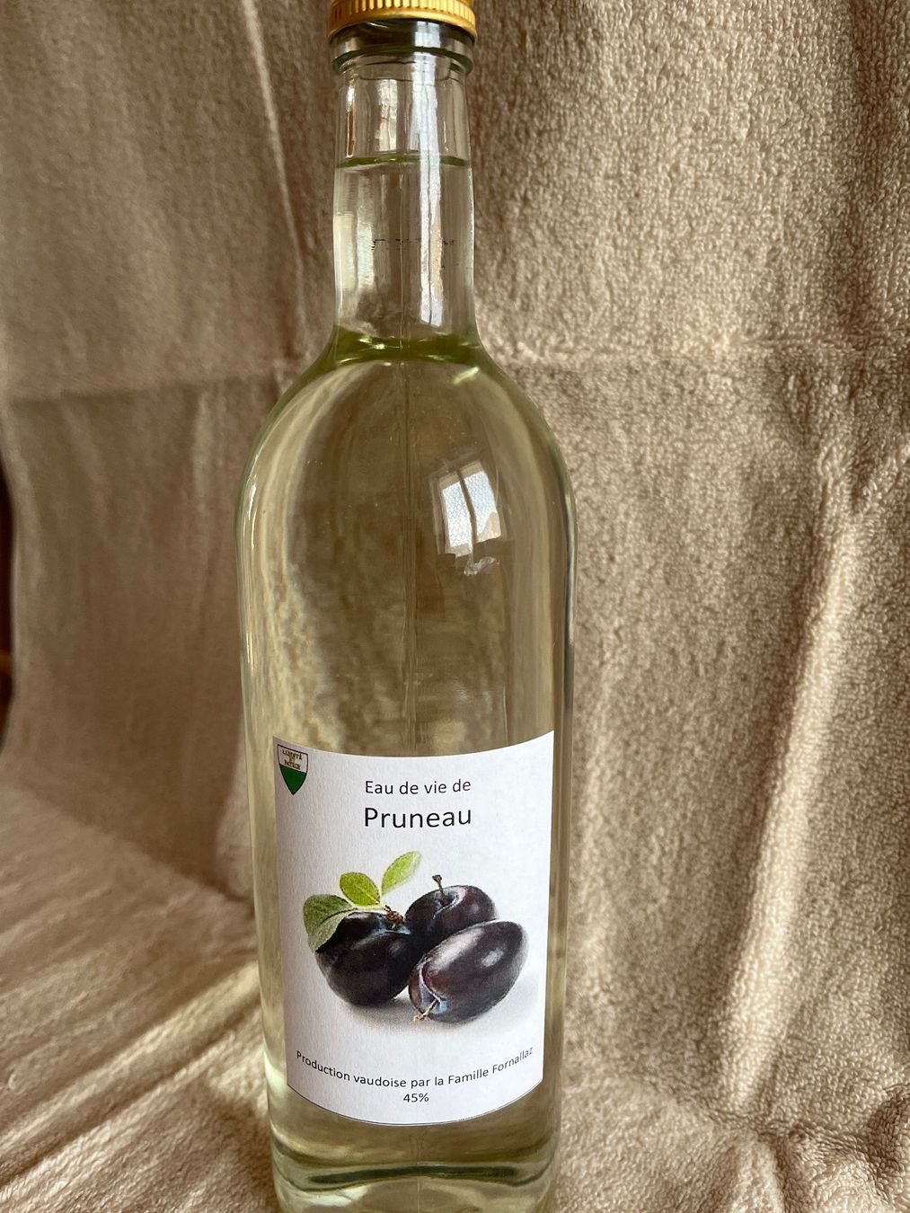 Bevande alcoliche: Bouteille d’eau de vie de Pruneau – Nuovo (secondo la descrizione) da Goumoens-la-ville venduto da sfornallaz