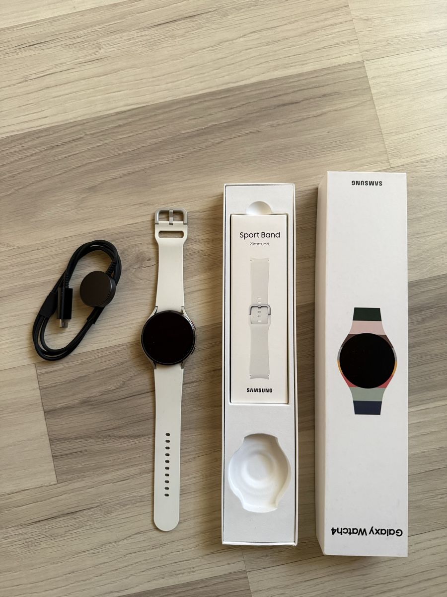Samsung Smartwatch: Samsung Galaxy Watch4 – Nuovo e nell'imballaggio originale da Goldswil venduto da julia_hafner 1