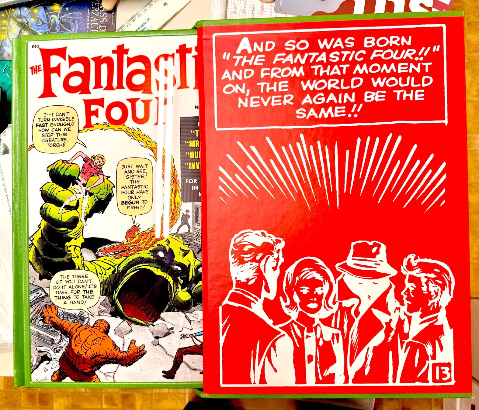 Fumetti: Fantastic Four Library: 43cm high! Mit Hülle! E US-Import! – Nuovo e nell'imballaggio originale da Zuerich venduto da SonderArt-Wertgut 2