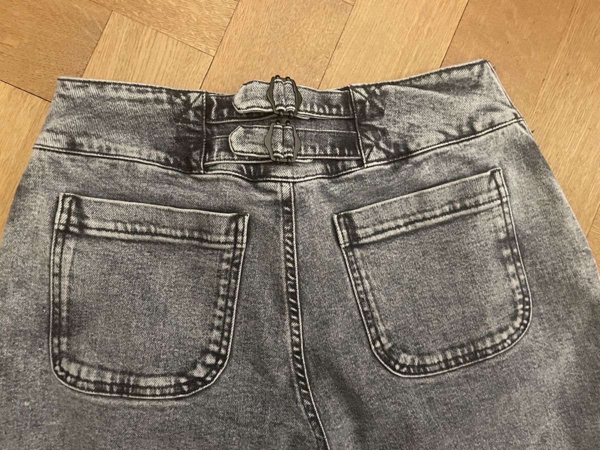 Jeans: Neu weite, gerade geschnittene Jeans hellgrau, wrap – Nuovo (secondo la descrizione) da Basel venduto da non_vn79