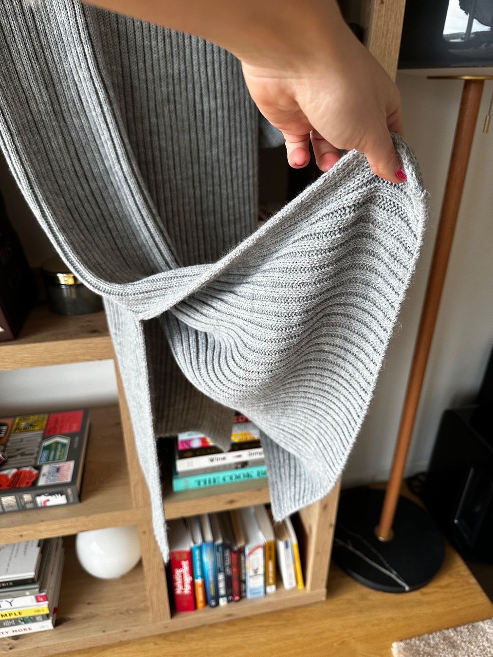 Maglioni & Felpe: Robe - pull longue gris NEW – Nuovo (secondo la descrizione) da La Croix (Lutry) venduto da secondhandZara 3