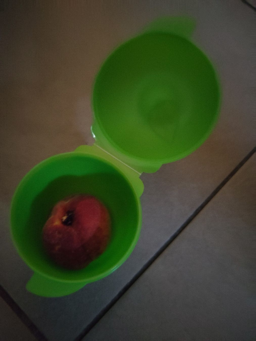 Tupperware Recipients et similaires: Behälter für Früchte , tupperware – D'occasion à Golino par noko09 1