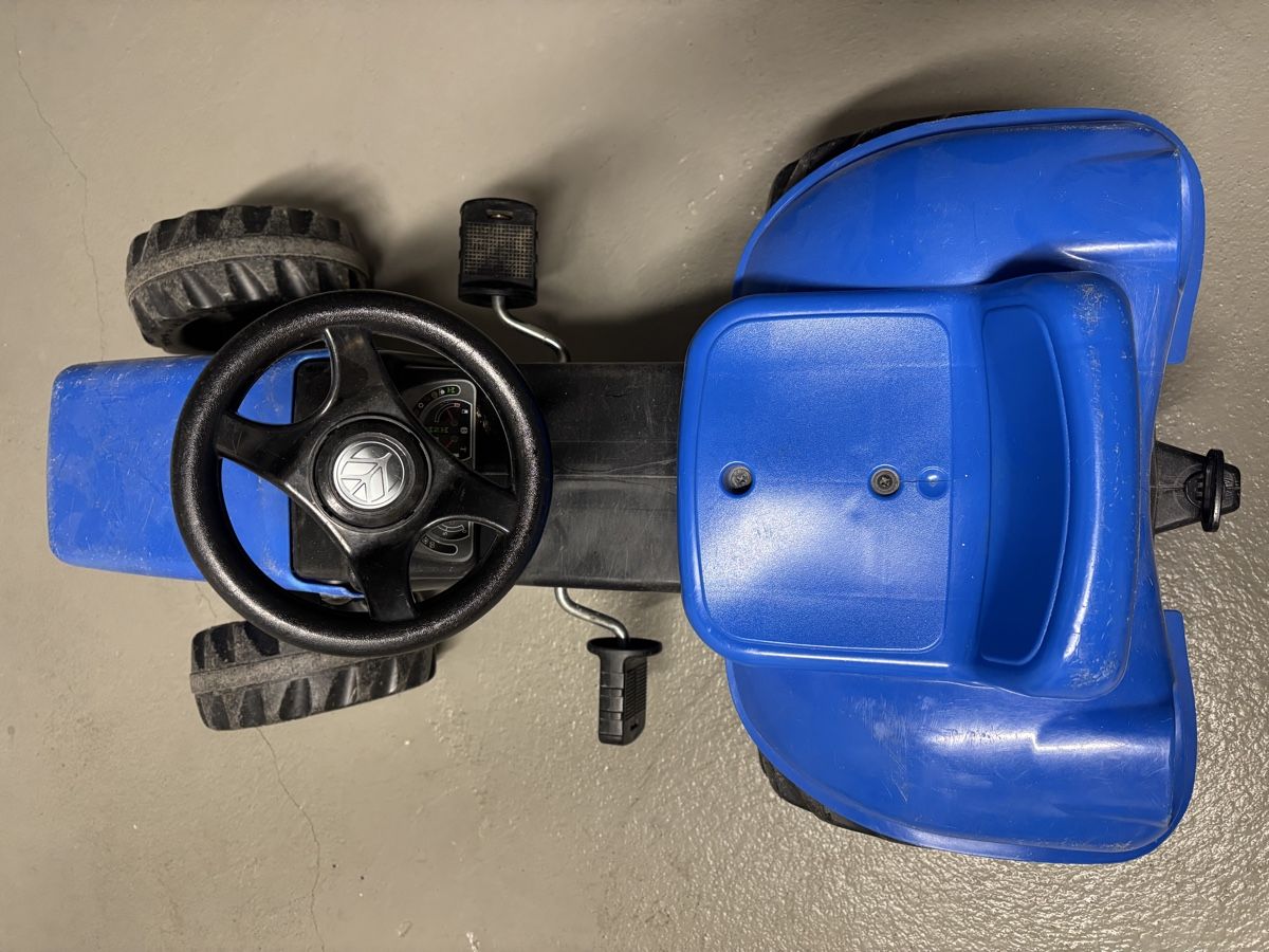 New Holland Veicoli per bambini: Trettraktor New Holland gebraucht – Difettoso da Grosswangen venduto da esruk 2