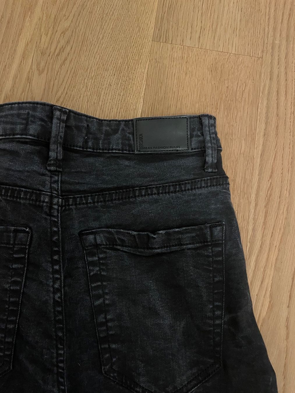 Bershka Pantaloni: Hose Bershka – Usato da Vaduz venduto da sbe_r8th 3