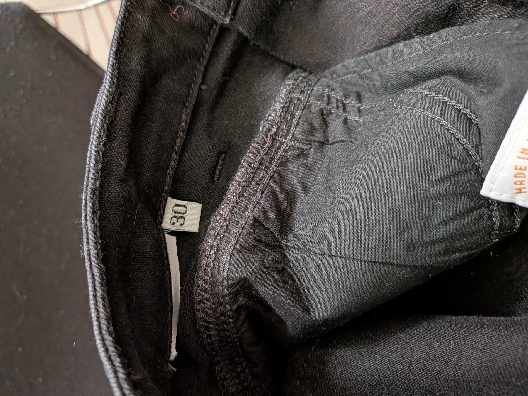 Closed Hosen: Closed schwarze Hose – Gebraucht aus Emmen von magelan 7