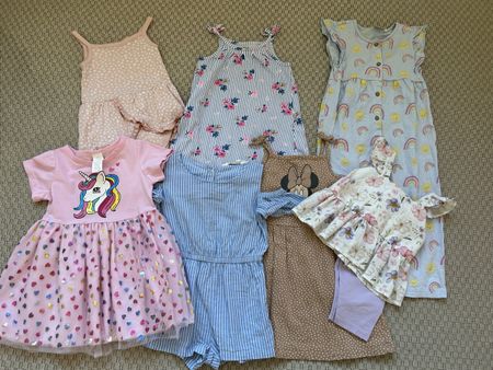 7 Kinder Kleider und 1 Strampler 7-teilig guter Zustand