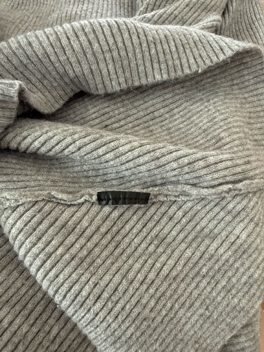 Zara Maglioni & Felpe: Maglioncino Zara Size S grey  – Usato da Baden venduto da LucyPeckam32 6