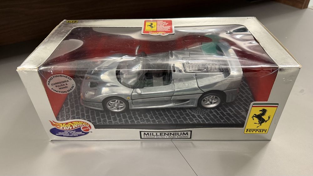 Modèle réduit de voiture Ferrari F50 (1995) HotWheels - Échelle 1/18