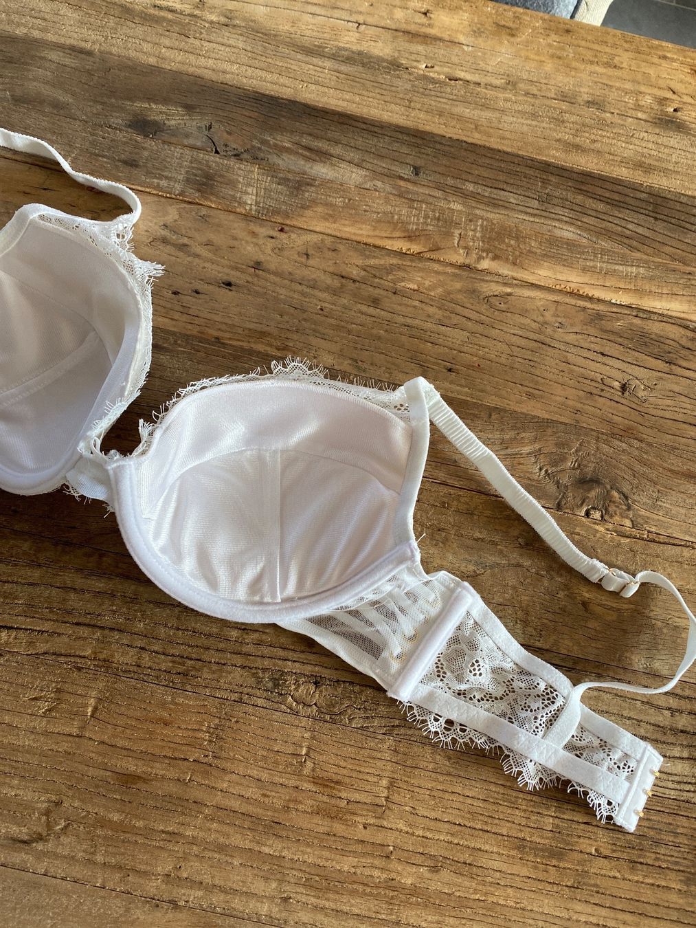 Altra biancheria intima: BH – Usato da Krattigen venduto da Landado 4
