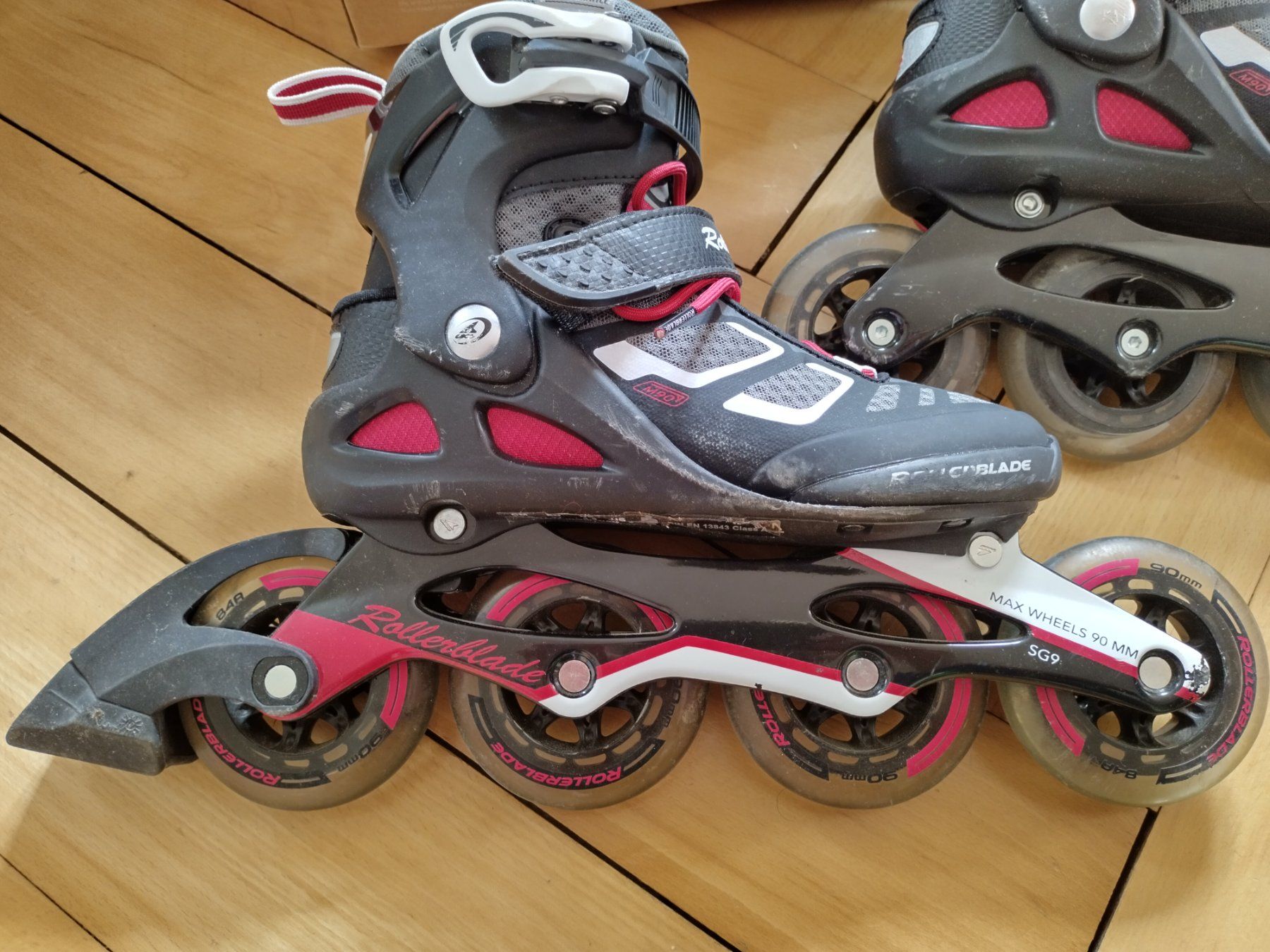 Pattini in linea & Pattini a rotelle: Rollerblade Macroblade 90 W, Grösse 37 – Usato da Bern venduto da vodabine
