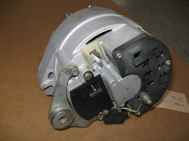 Citroën Tutti pezzi di ricambio auto: Alternator zu Citroen CX2400 – Usato da Embrach venduto da Gingerli 2