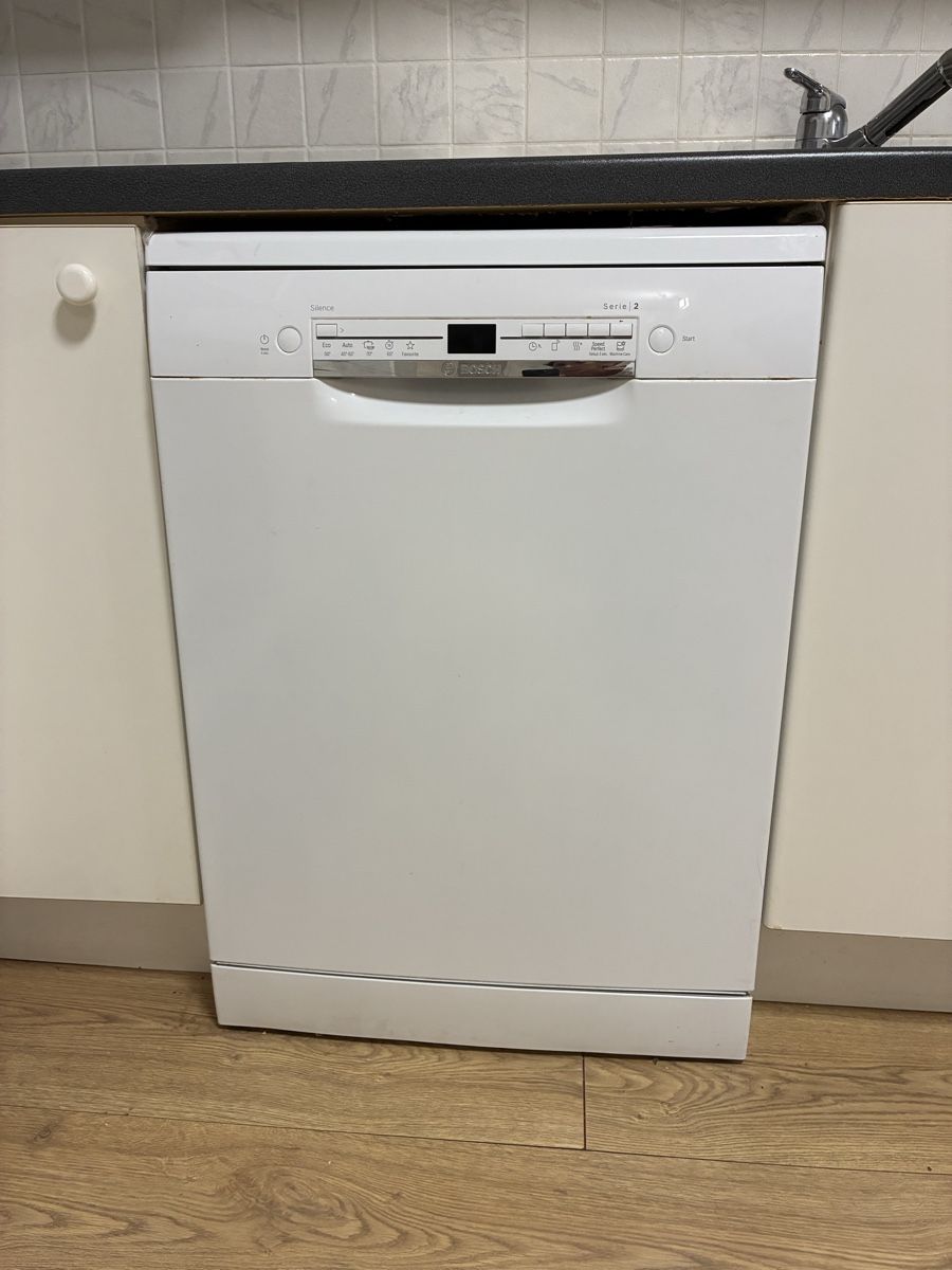 Bosch Lavastoviglie: Lave vasseille Bosch extra silence  – Usato da Genève venduto da ama_mgx8