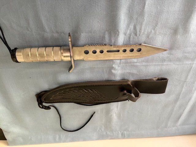 Zubehör: Grosses Messer – Gebraucht aus Basel von Dylan1994 4