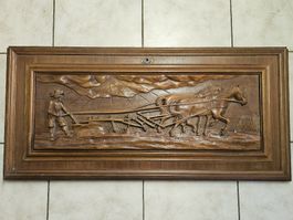 Lindenholz-Facette mit bäuerlichem Motiv