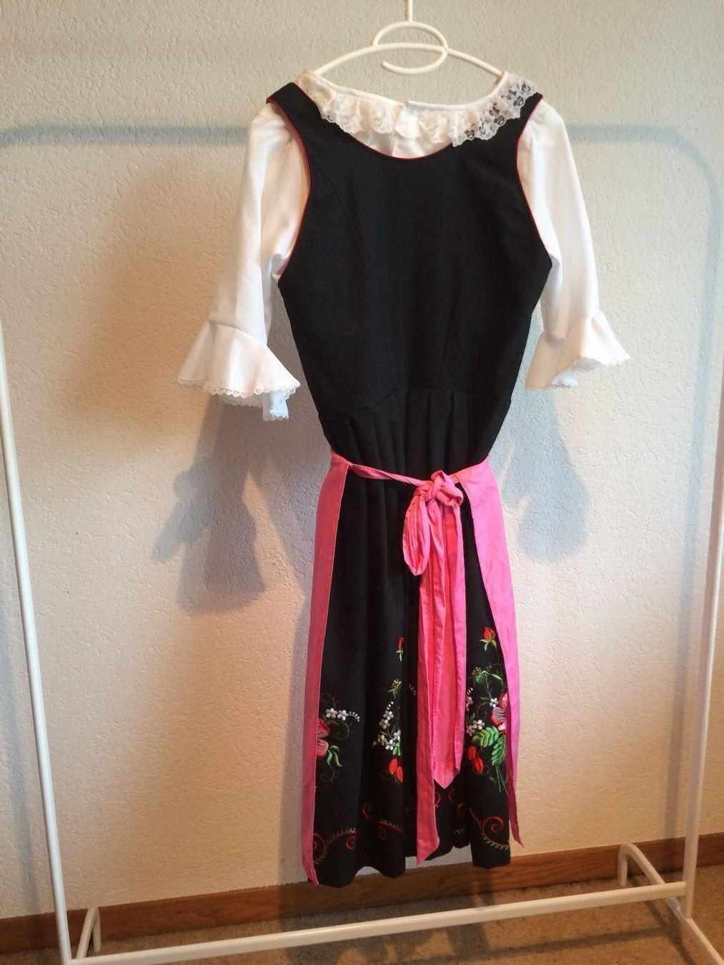 Vestiti: Wunderschönes Dirndl – Usato da Baden venduto da sylivianne 1