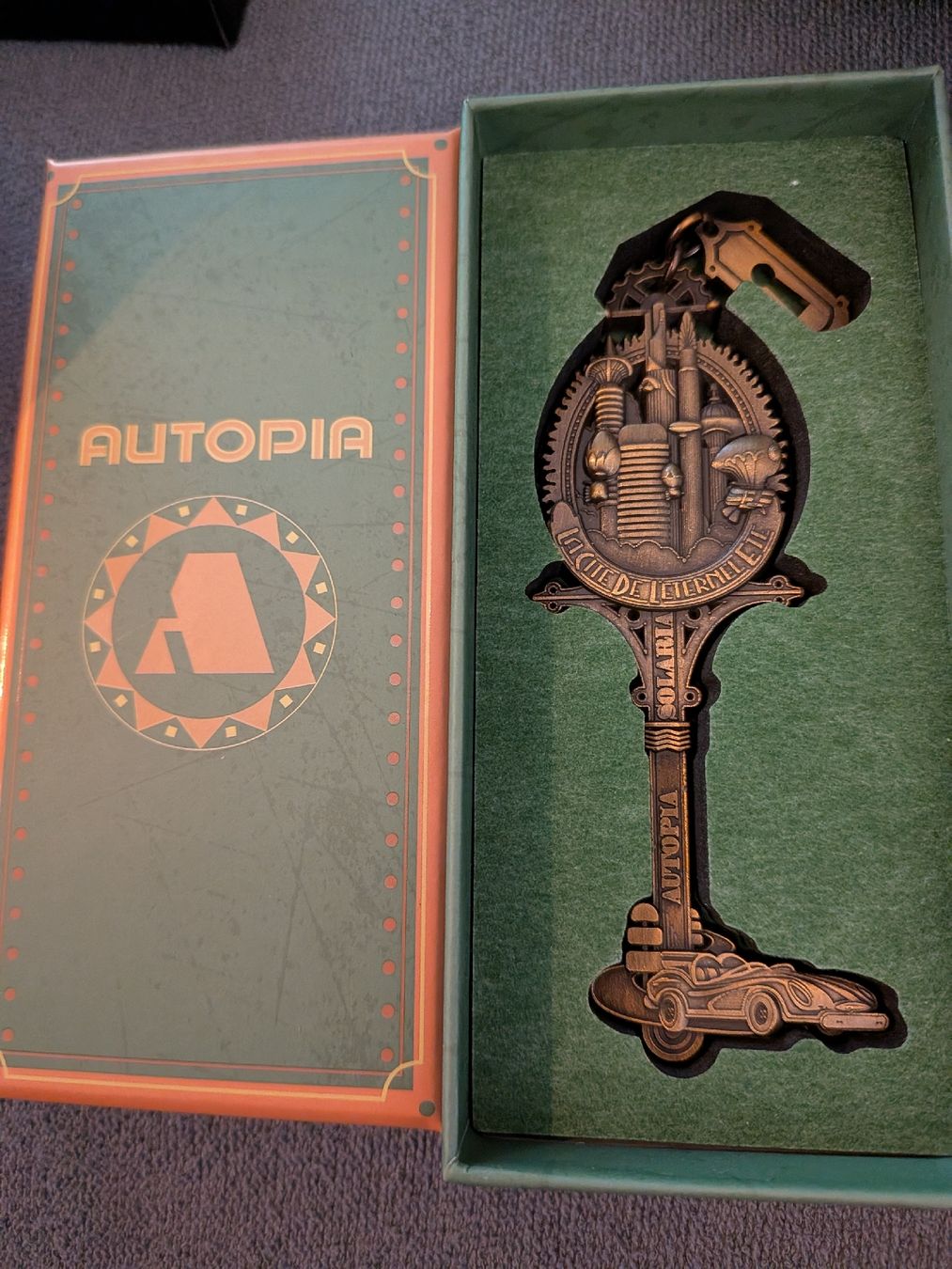 Disney Statuette: Disney clé de collection Autopia – Nuovo e nell'imballaggio originale da Saxon venduto da 2005sylvester