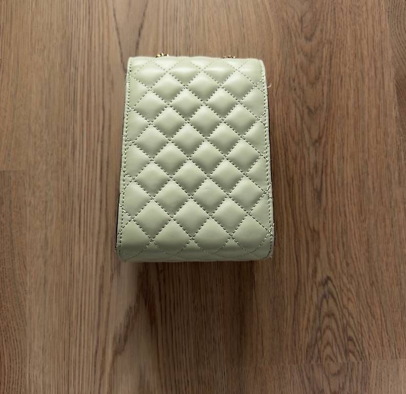 Taschen für Damen: QUILTED MINT SHOULDER BAG – Gebraucht aus Amriswil von deli20 3