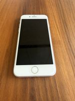 iPhone 8 64GB Weiss - Guter Zustand, inkl. Hülle!