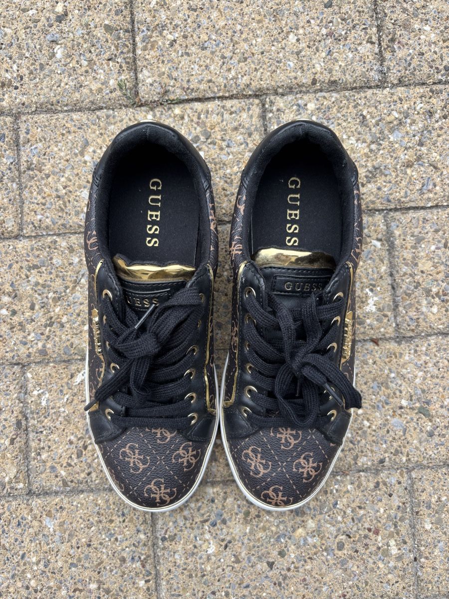 Guess Chaussures femmes: Guess Sneaker Damen braun – Neuf (Voir description) à Hendschiken par besusu 3