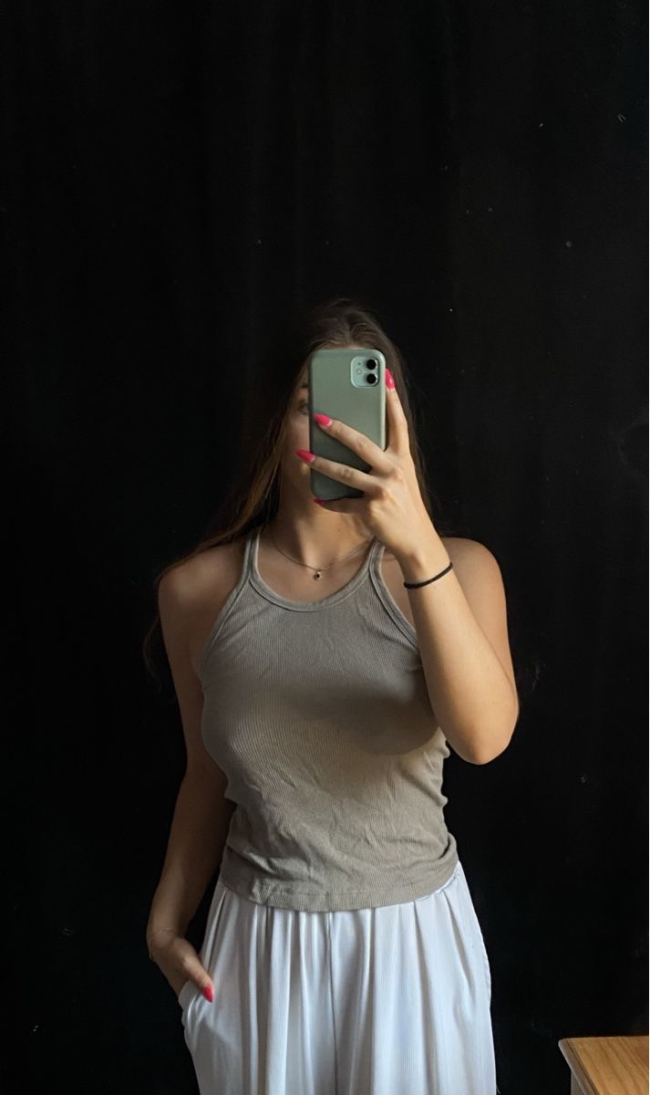 Zara Tops: sleeveless grey top – Gebraucht aus Fribourg von jen_6vlt