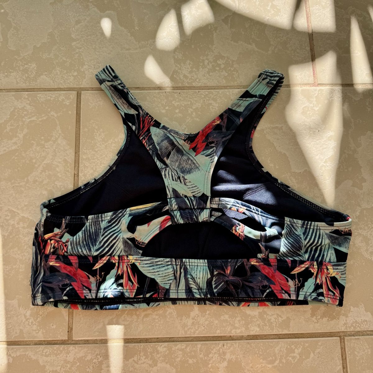 Roxy Top: Roxy Bikini Top/Sport BH mit Blumenmuster – Usato da Bülach venduto da dan_7scp 1