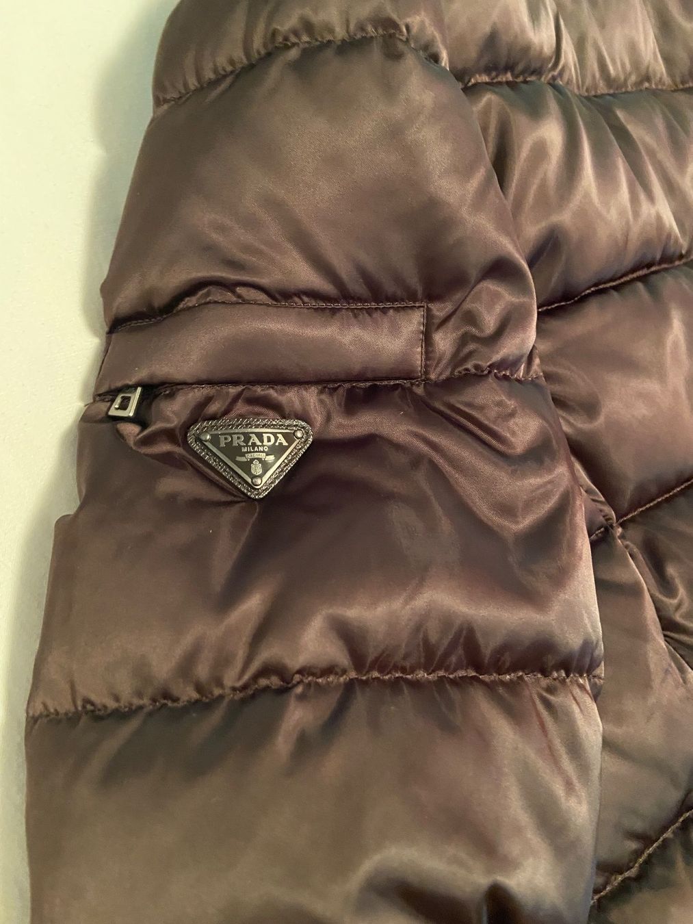 Prada Mäntel: Prada Daunenmantel – Neu (gemäss Beschreibung) aus Unterengstringen von bar_rh5f 4