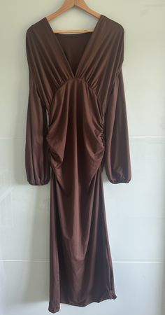 Dunkelbraunes Kleid, Gr. L, V-Ausschnitt