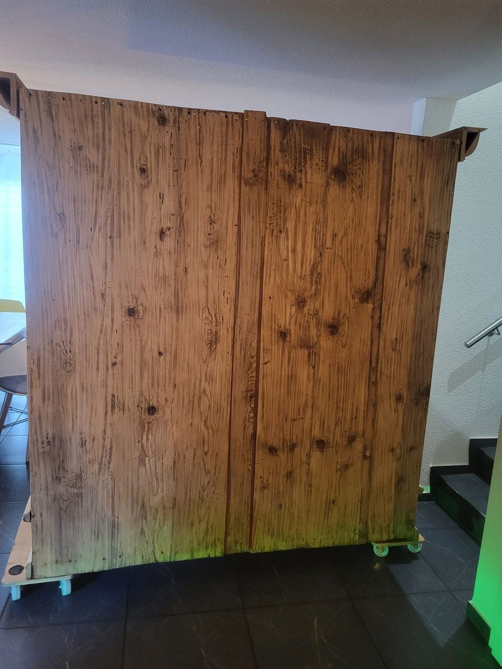 Armoires: Wunderschöner antiker Bauernschrank restauriert – D'occasion à Hofstetten SO par famburgert 5