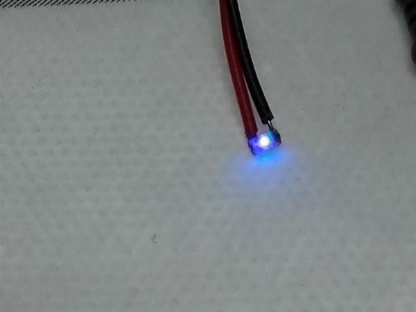 Componenti elettronici: LED SMD 0603 verkabelt, purple – Nuovo (secondo la descrizione) da Luzern venduto da Salefactory 3