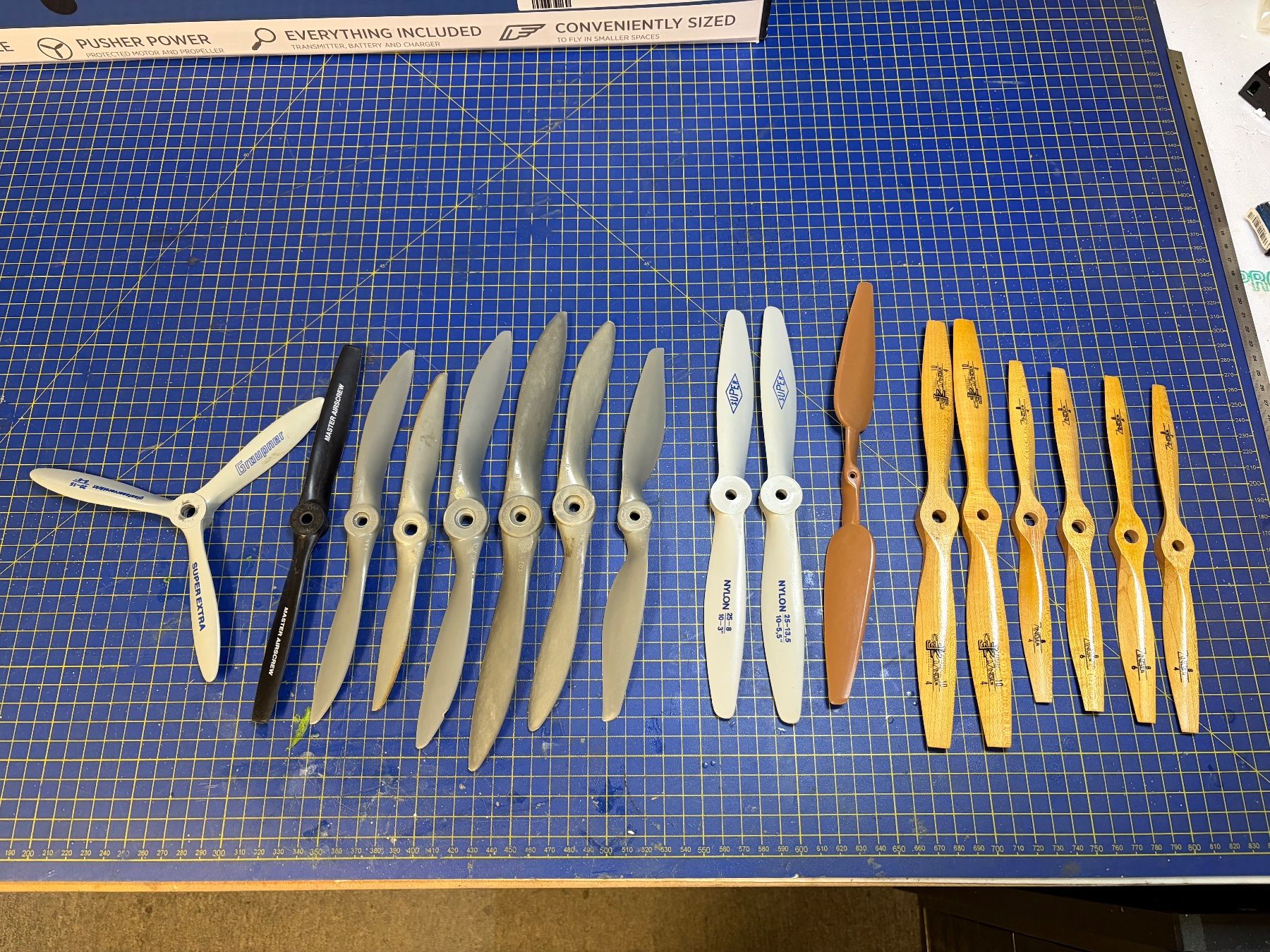 Modellismo RC: Modellflugzeug Propeller div. (3) – Usato da Glattbrugg venduto da Olio7