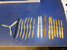 Modellflugzeug Propeller div. (3)